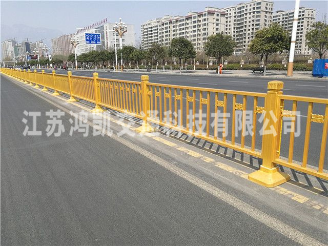道路護(hù)欄：道路護(hù)欄分為哪些類型?